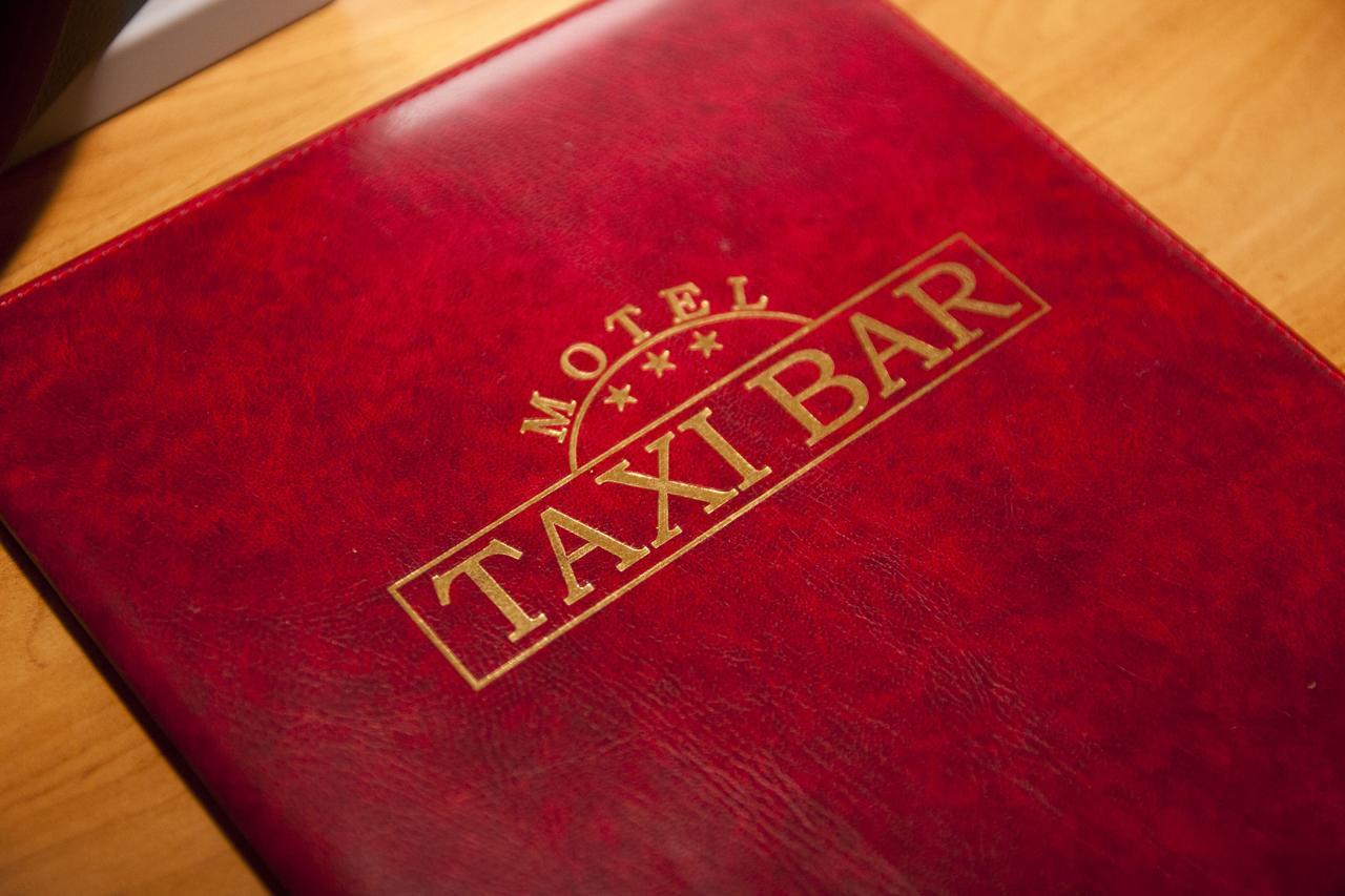 Taxi Bar Motel Bosanska Gradiska Εξωτερικό φωτογραφία