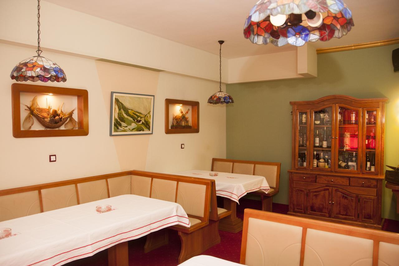 Taxi Bar Motel Bosanska Gradiska Εξωτερικό φωτογραφία